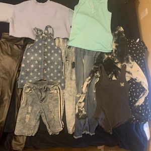 PACK OF RANDOM GIRL CLOTHES